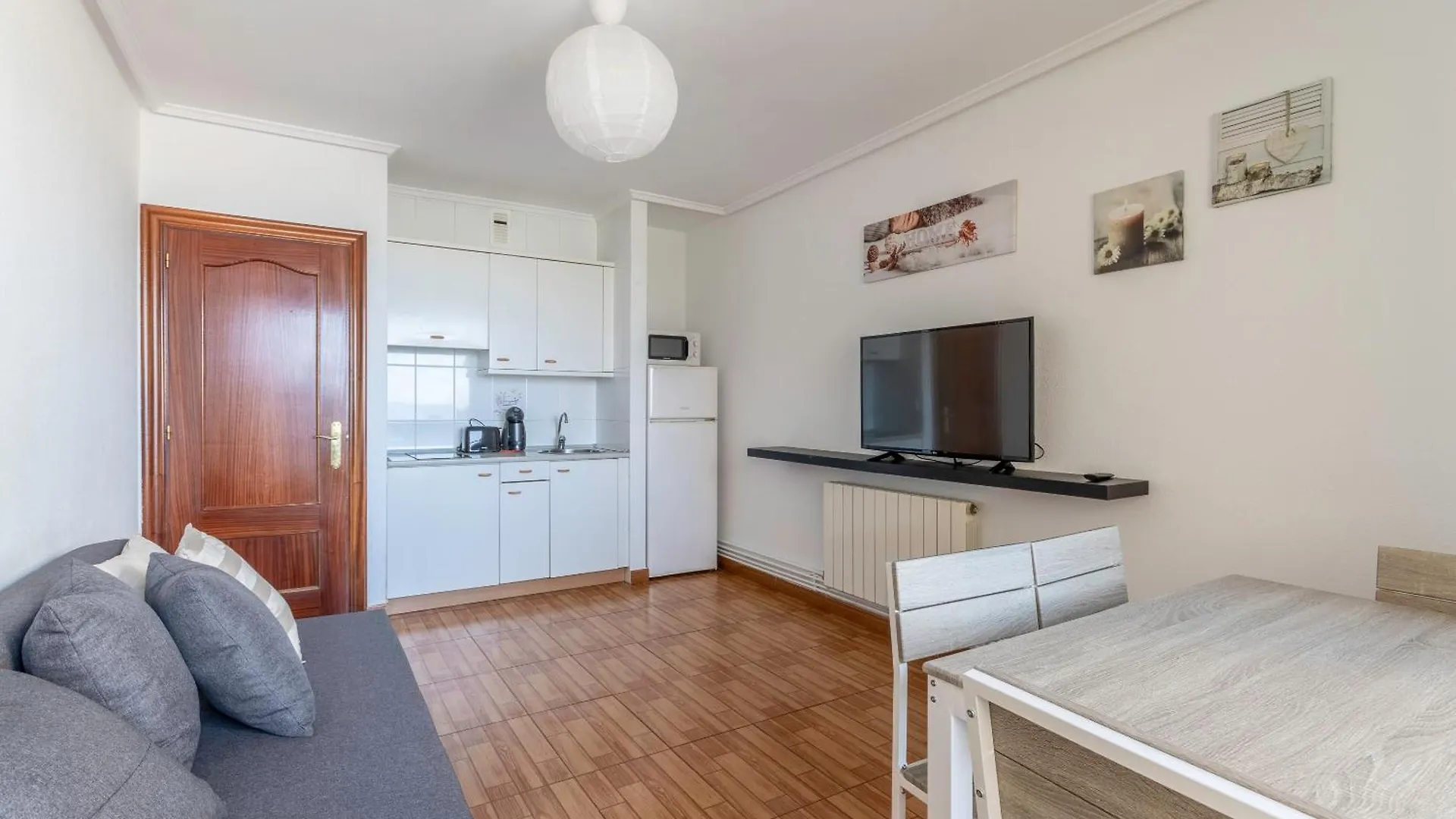Aparthotel La Arena Apartamentos Zierbena